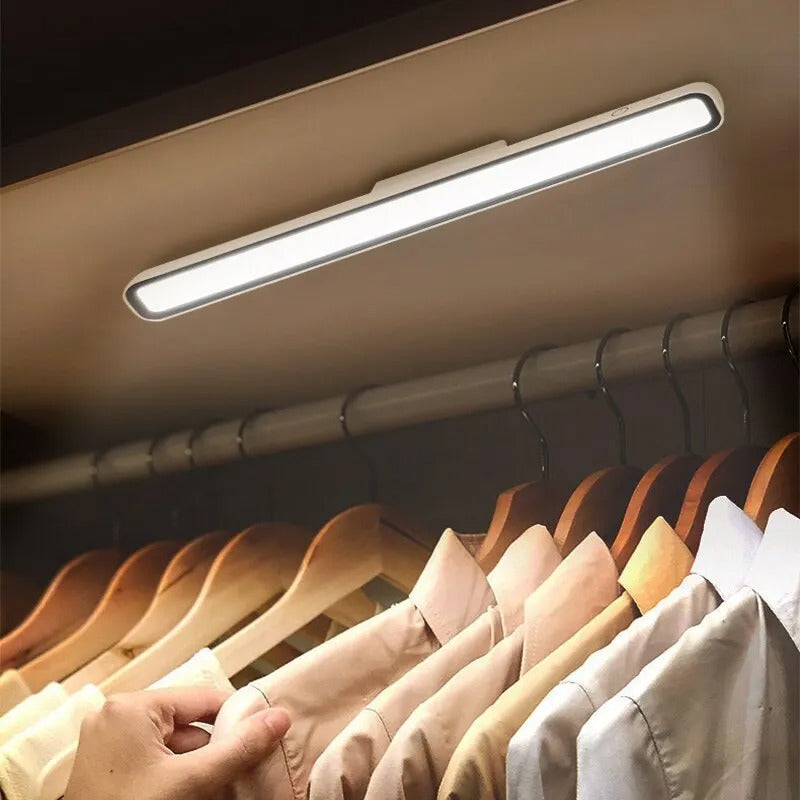 Garduru – Wiederaufladbare LED Tischleuchte mit Sensorsteuerung und Magnetfuß