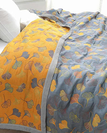 Aurielle – Luxuriöse Baumwolldecke mit raffiniertem Blättermuster für Wärme und Stil