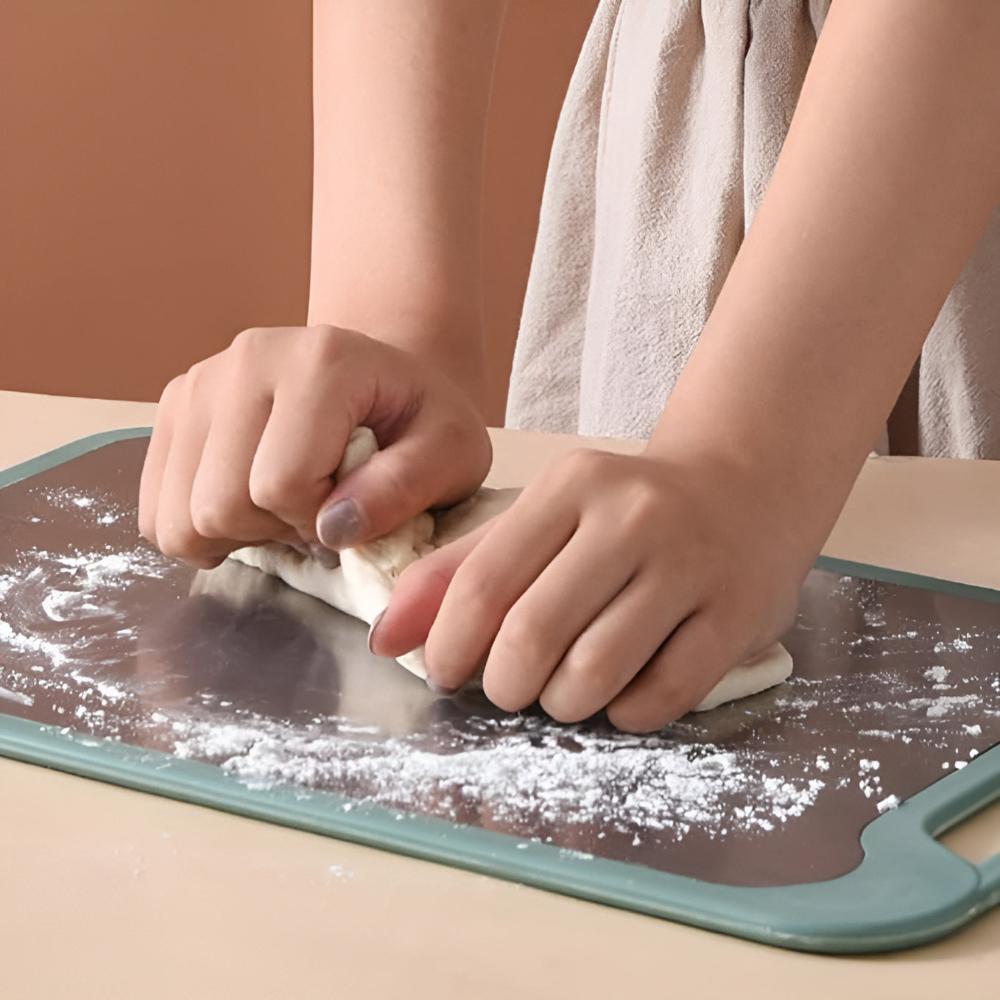 Stylische doppelseitige Schneidebrett aus Edelstahl