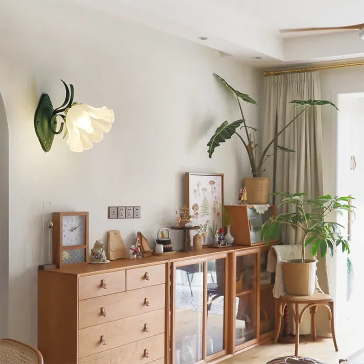 Applique Maiglöckchen - Elegante Blumenbeleuchtung, Sanfte Ausstrahlung, Von Blumen Inspiriertes Design, E27