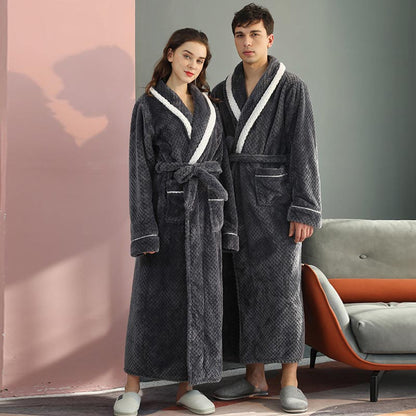 Dicker Fleece-Pyjama, bequemer Bademantel