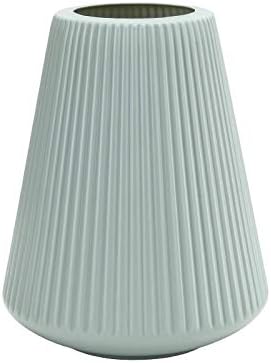 Moderne Vasen mit Rillenstruktur für elegante Dekoration