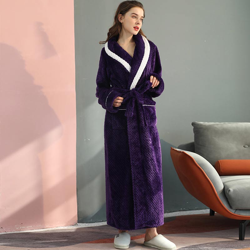 Dicker Fleece-Pyjama, bequemer Bademantel