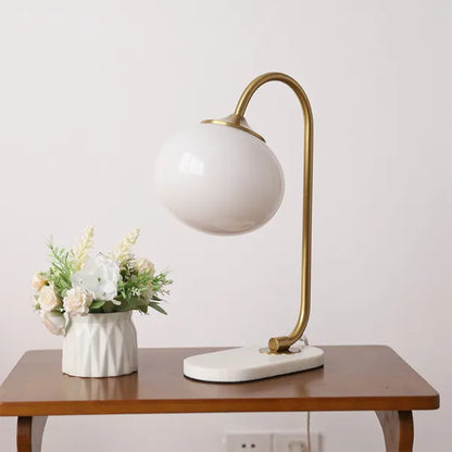 Tischlampe Marshmallow - Modernes Design aus Metall und Glas mit sanfter Beleuchtung