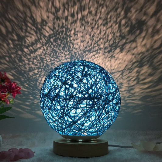 Garduru-Rattan-Tischlampe