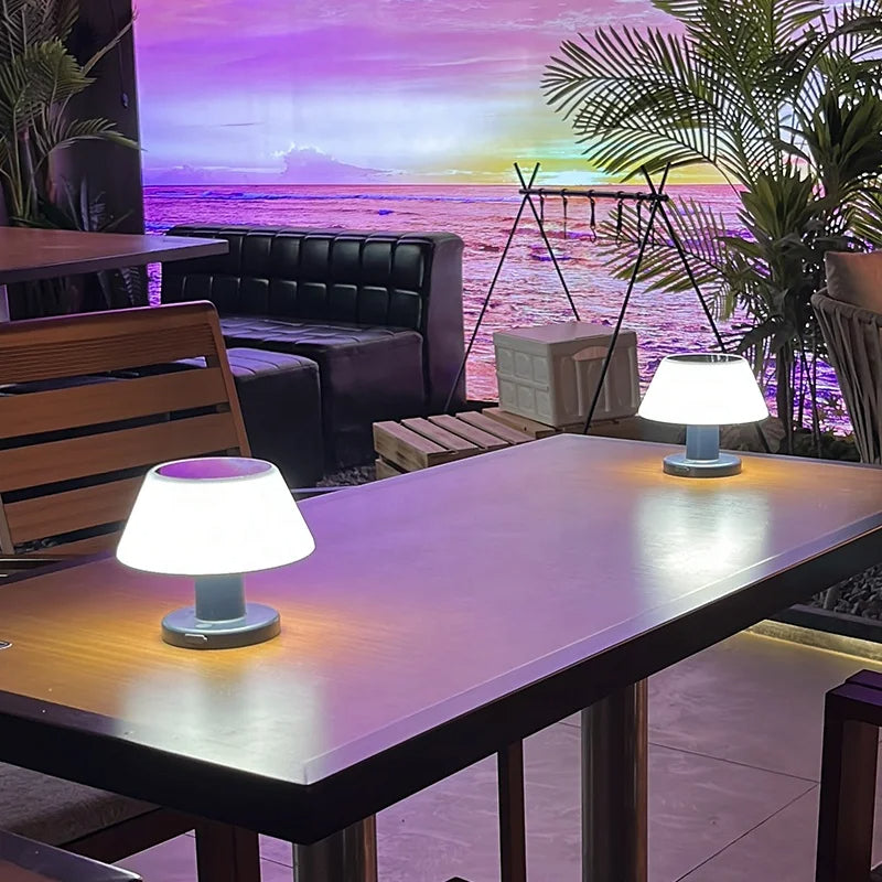 SolarGlow – Nachhaltige Tischlampe mit modernem Design