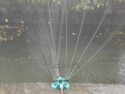 Verstellbarer Garten Sprinkler – Effiziente Rasenbewässerung mit 360° Sprühfunktion