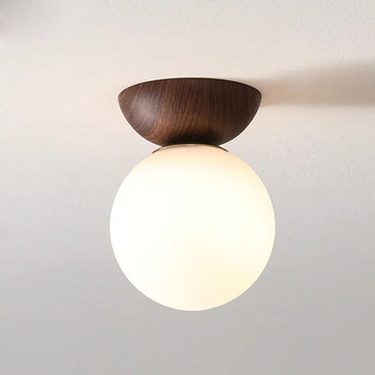 Deckenleuchte mit Glasschirm für Flur