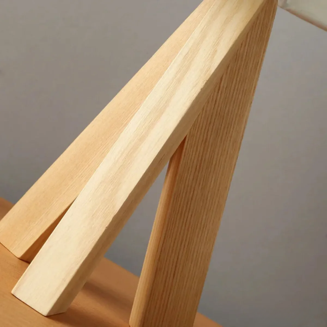 Funktionale Tischlampe aus Holz | WoodGlow