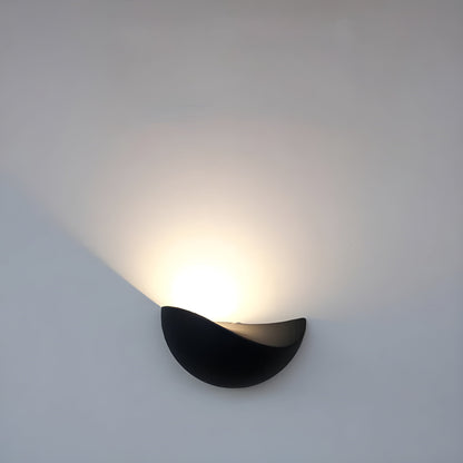 Garduru Light - Minimalistische halbkreisförmige LED-Wandleuchte