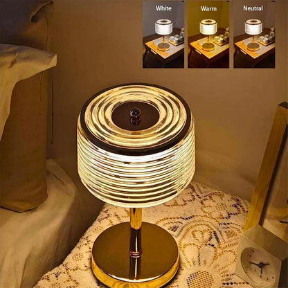 Tischlampe in Gold mit mehrschichtigem Schirm – Moderne Eleganz für Wohnzimmer und Büro