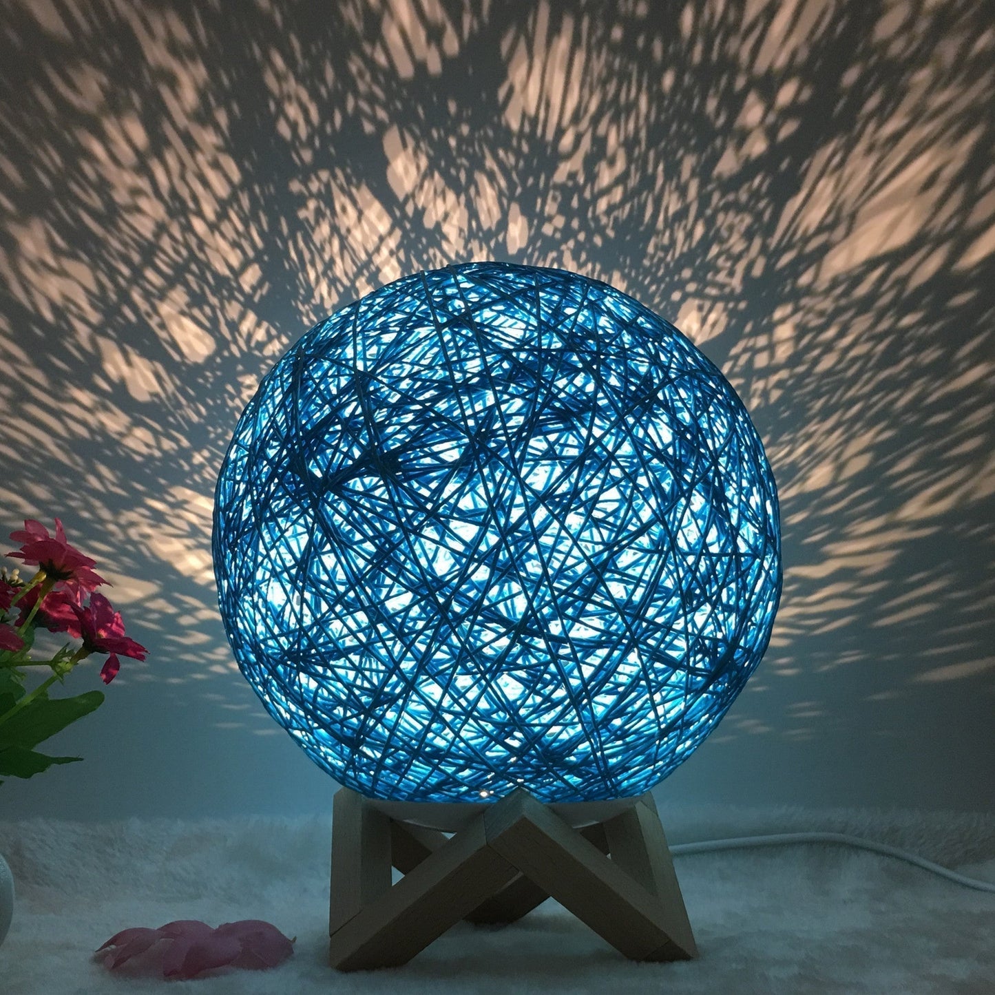 Garduru-Rattan-Tischlampe