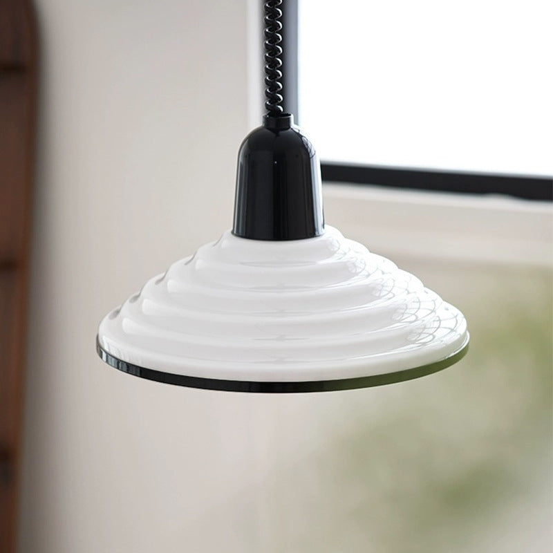 Aufhängung Französische Creme Windglas - Lampe aus Cremeglas mit elegantem Design