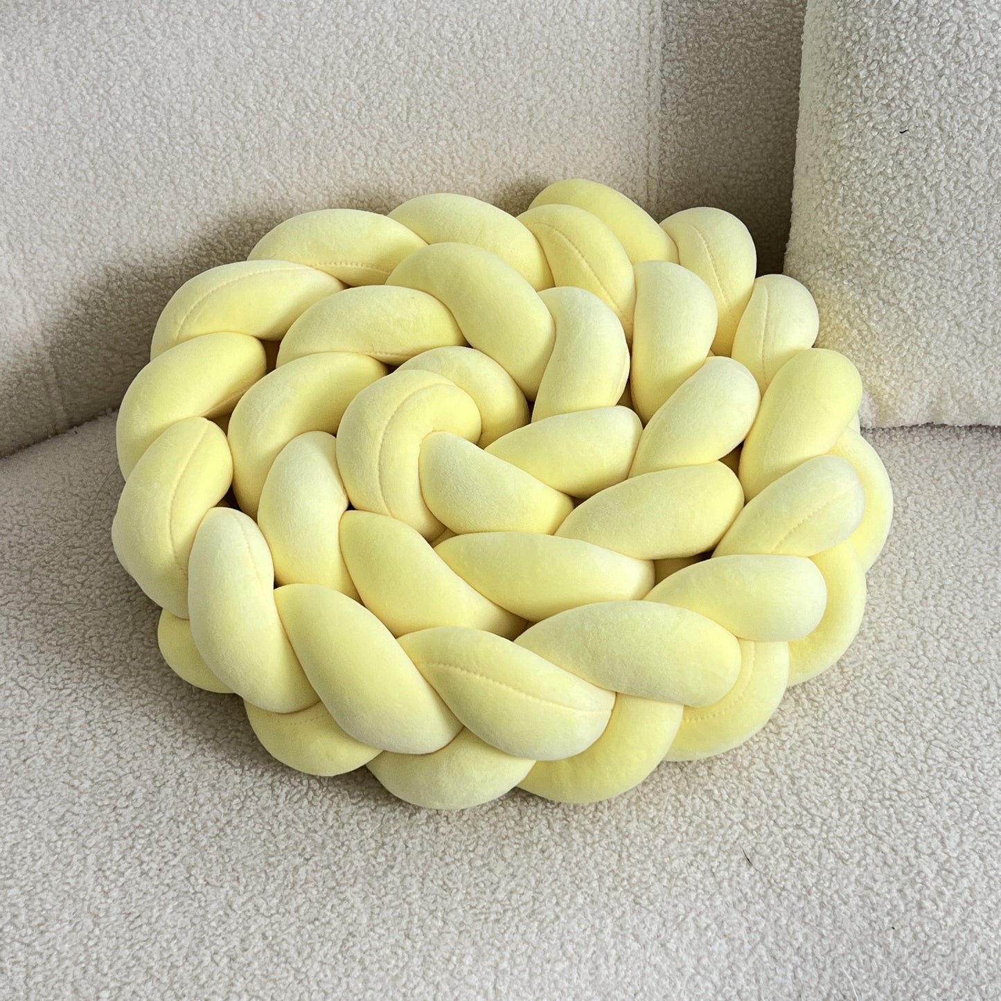Garduru - Waschbares Bodenkissen mit geometrischem Design für einen zeitgenössischen Stil