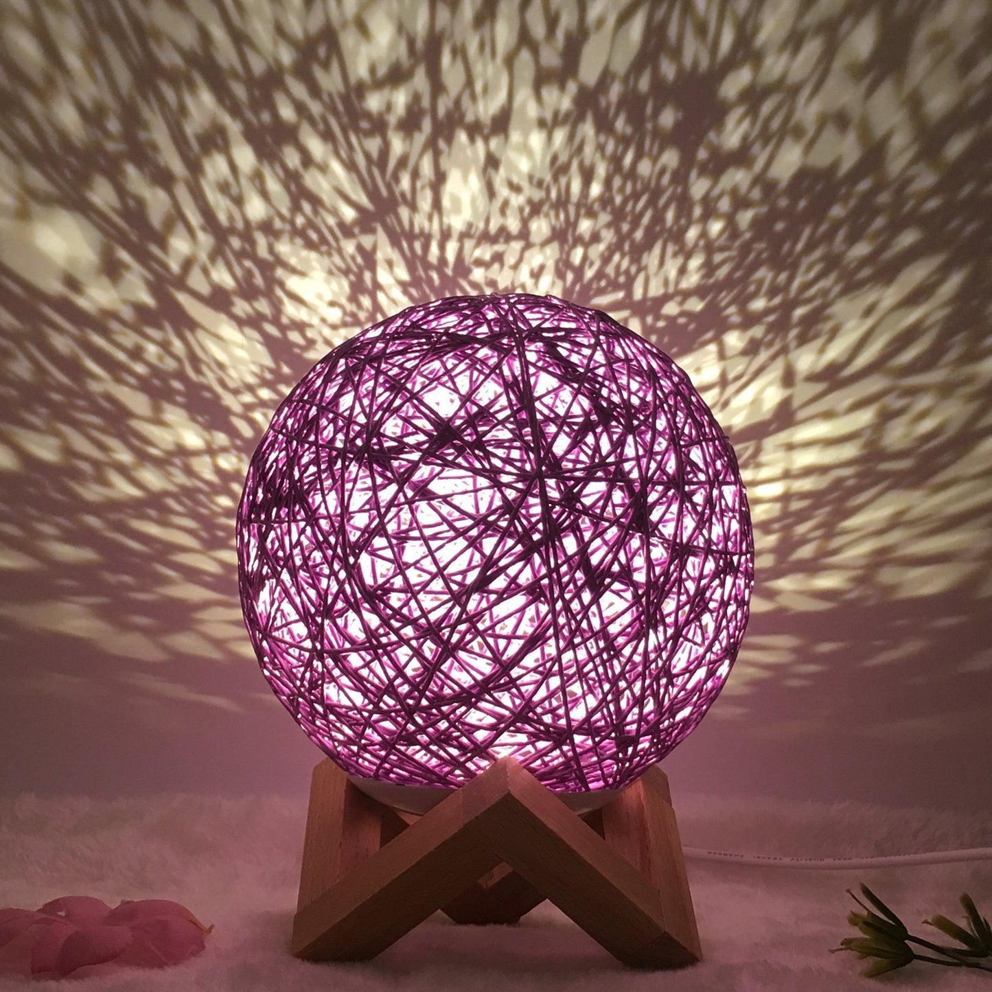 Garduru-Rattan-Tischlampe