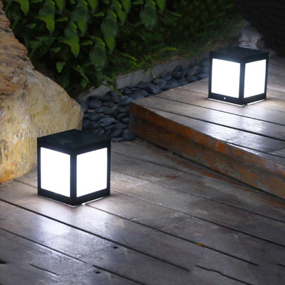 Solar LED Gartenlaterne im Quadrat-Design – Dekorative Außenbeleuchtung für Wege und Terrasse