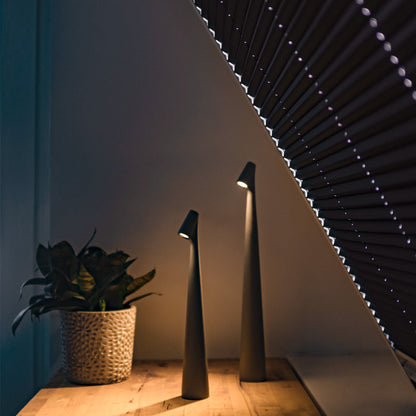 Tischlampe Modern Rot Metall LED Licht