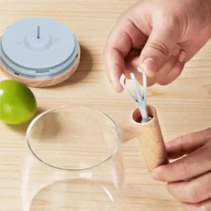 Intelligente Tasse – Selbstumrührender Becher mit Holzdesign