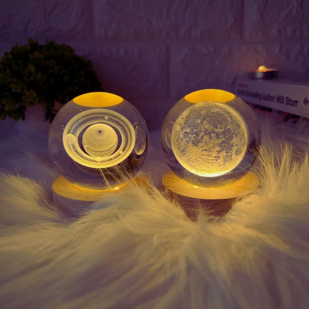 Beruhigende kosmische Lichter: Die Galaxie, Saturn und der Mond