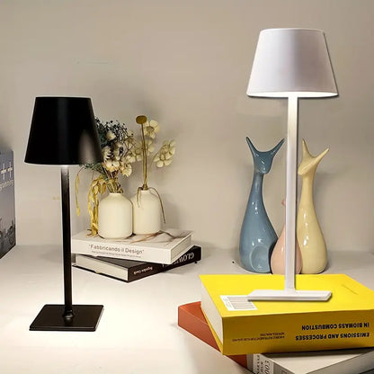 Schlanke wiederaufladbare LED-Tischlampe