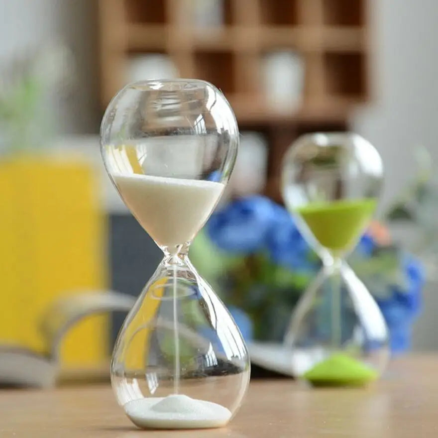 Kreative transparente Sanduhr aus Glas