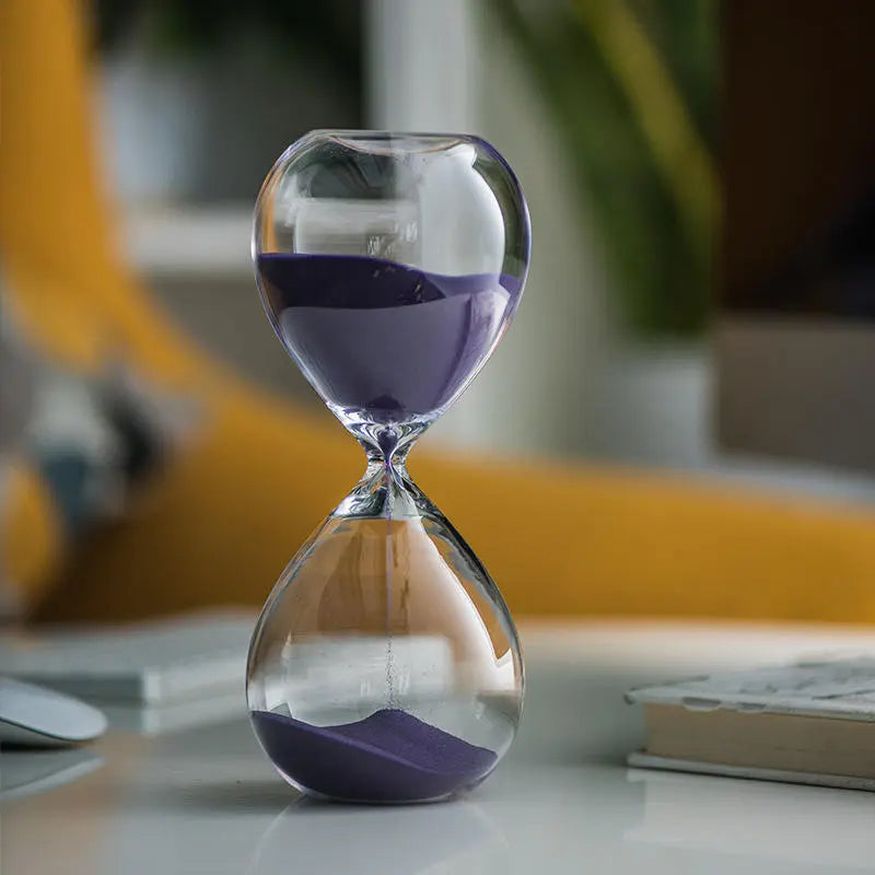 Kreative transparente Sanduhr aus Glas