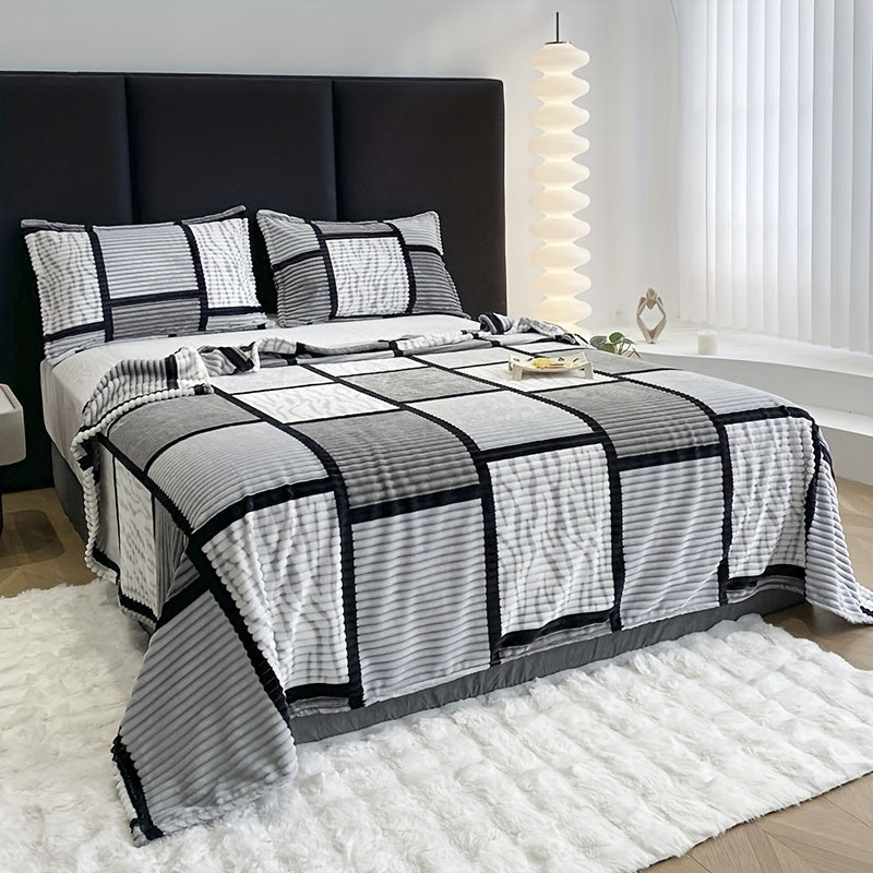 Garduru - Moderne, weiche samtartige Decke mit eleganten Streifen