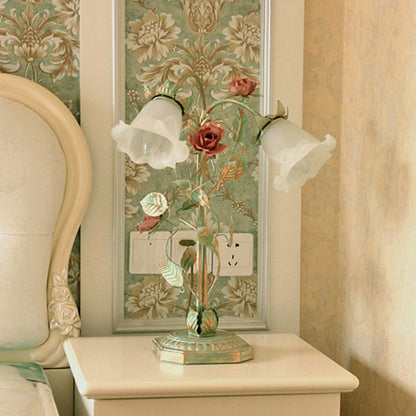 Tischlampe Vintage Metall Blumenmuster
