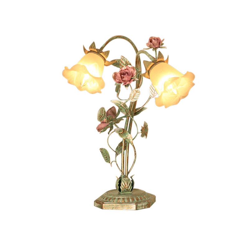 Tischlampe Vintage Metall Blumenmuster
