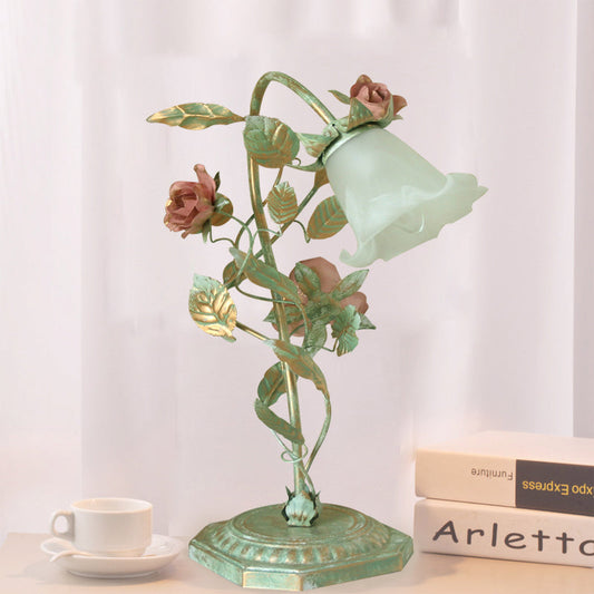 Tischlampe Vintage Metall Blumenmuster