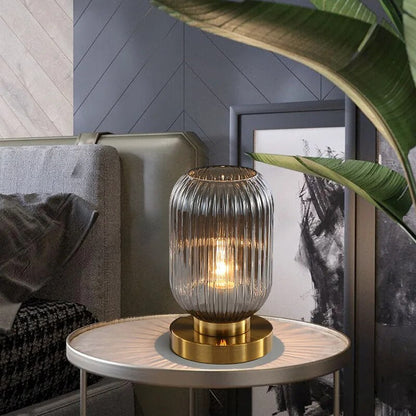 Elegante Tischlampe aus Glas und Eisen mit E27 Lampenfassung