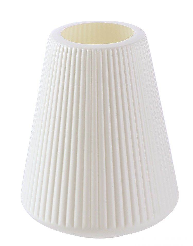 Moderne Vasen mit Rillenstruktur für elegante Dekoration