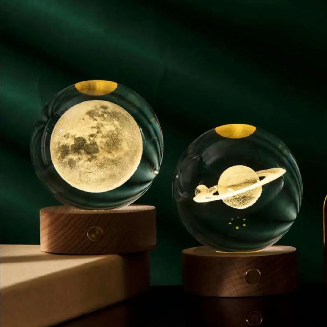 Beruhigende kosmische Lichter: Die Galaxie, Saturn und der Mond