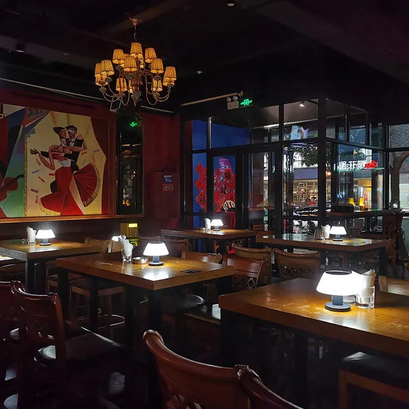 Wiederaufladbare kabellose LED-Tischlampe