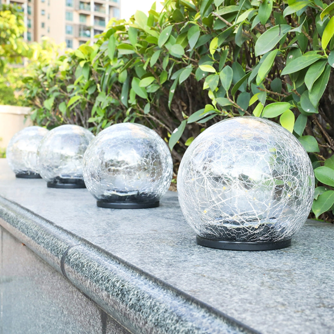 Solar Crack Ball Lampe: Wasserdichte Gartenornamente