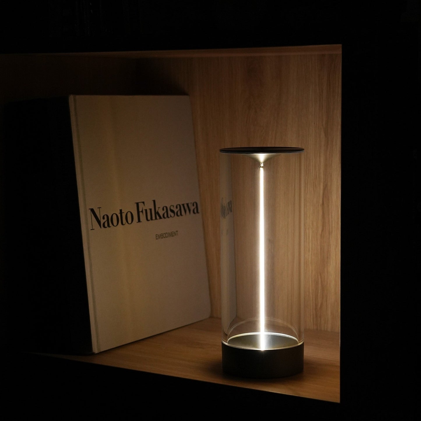 LumiRay – Moderne Tischlampe mit bezauberndem zylindrischem Lichtdesign
