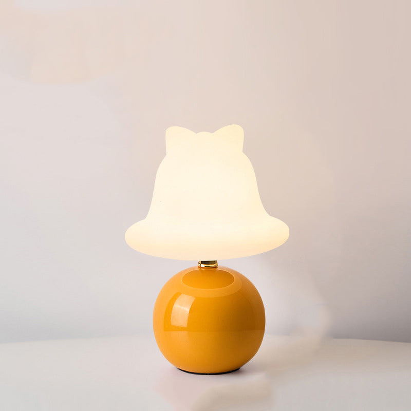 Garduru - Minimalistische LED Tischlampe mit Keramikfuß & Energieeffizienter Beleuchtung
