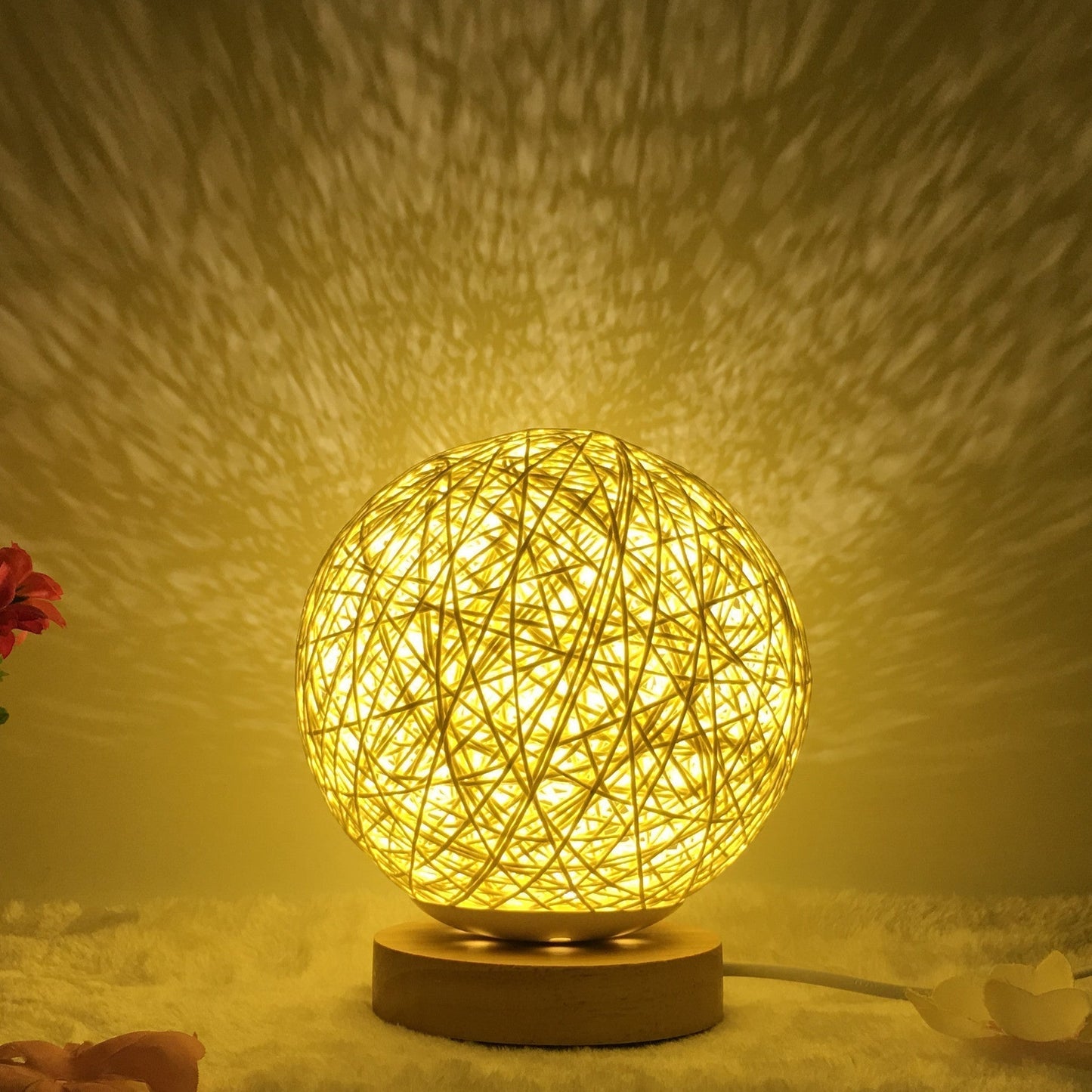 Garduru-Rattan-Tischlampe