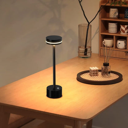 Garduru - Luxus Tischlampe, Schlichtes Design, Perfekt Für Jedes Interieur