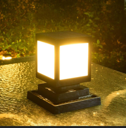 Solar LED Gartenlaterne im Quadrat-Design – Dekorative Außenbeleuchtung für Wege und Terrasse