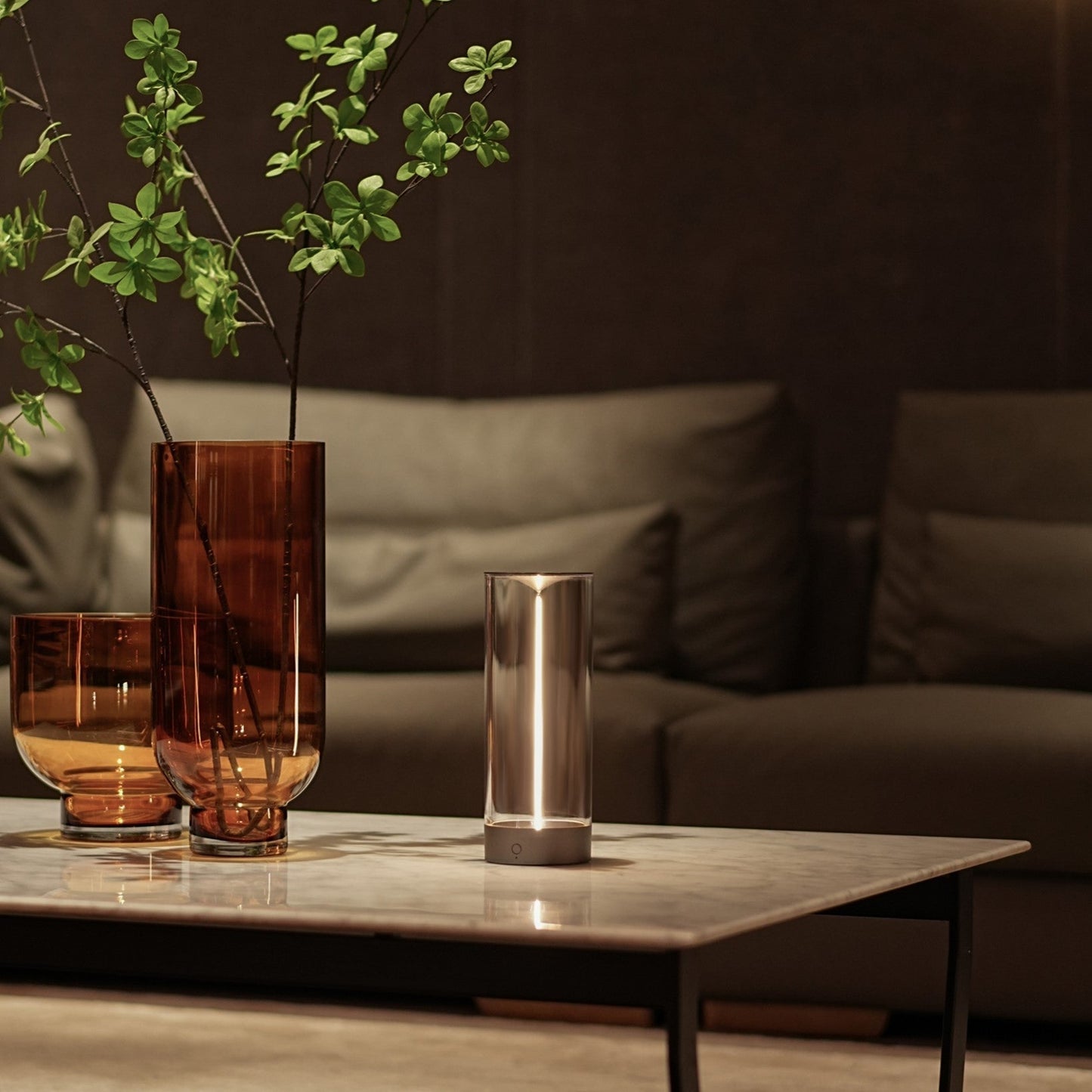 LumiRay – Moderne Tischlampe mit bezauberndem zylindrischem Lichtdesign
