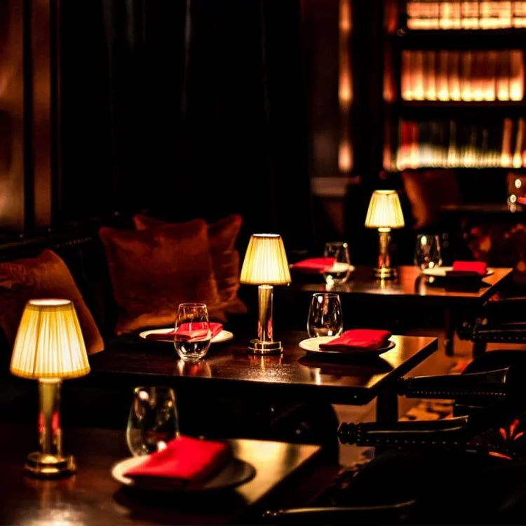 LuxeLoom – Kabellampe mit raffiniertem Stoffschirm und LED-Beleuchtung