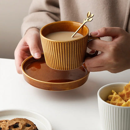 Kleen Kaffeetassen-Set – Vintage Design mit Untertassen – Mikrowellen- & Spülmaschinenfest