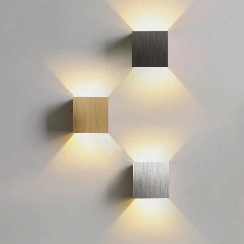 Schlanke, moderne LED-Wandleuchte im nordischen Design