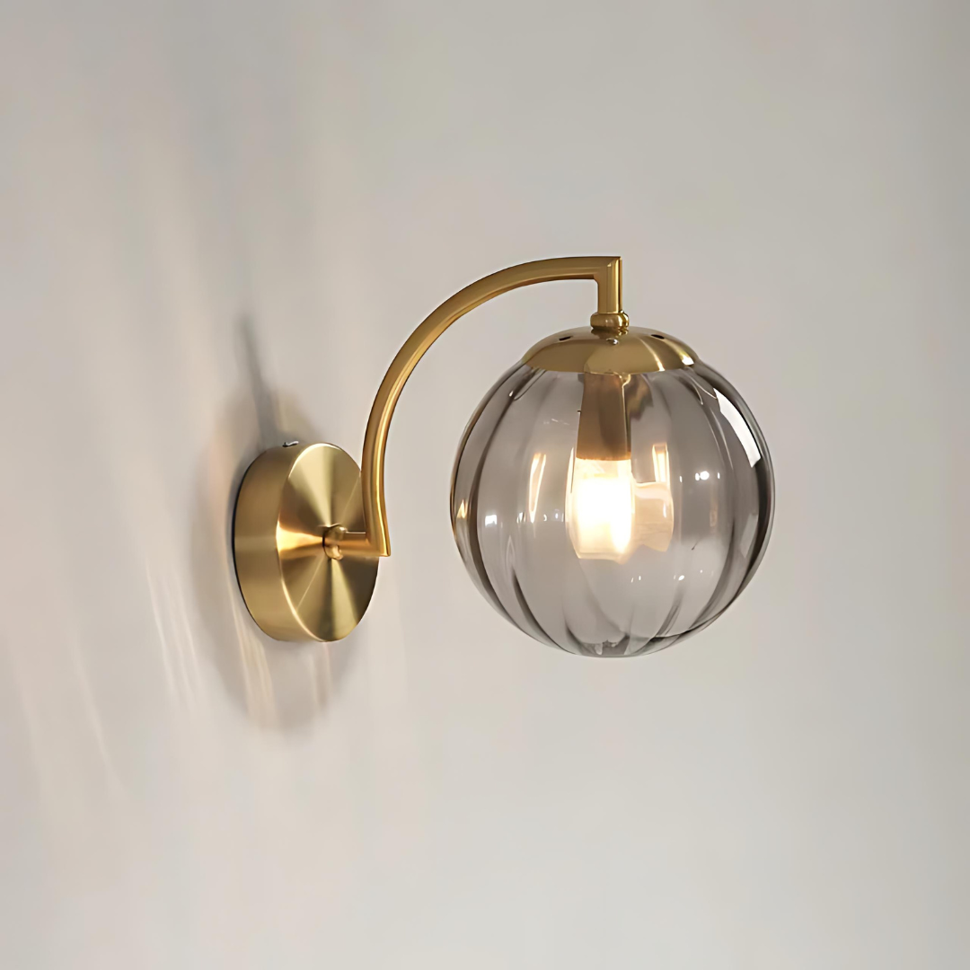 Garduru - Elegante Glaskugel-Wandlampe für zeitgemäße Wohnräume