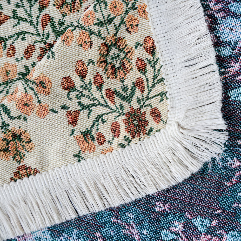 Sophisticated Pflaumenblüten Sofaüberzug