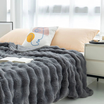 Garduru – Kuschelige Kunstpelz Winterdecke für gemütliche Winterabende