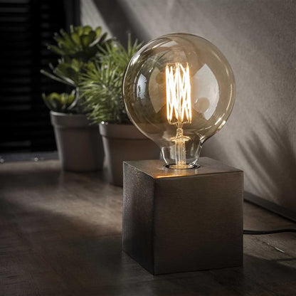 Industrielle Tischlampe Schwarzes Metall für moderne Dekoration | MetalGlow