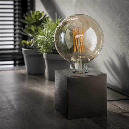 Industrielle Tischlampe Schwarzes Metall für moderne Dekoration | MetalGlow