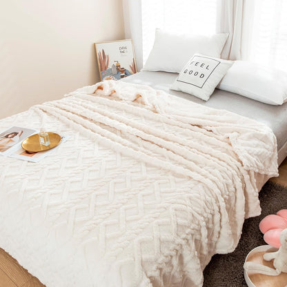 Gemütliche Kuscheldecke mit elegantem geflochtenem Muster für den Einsatz zu Hause und im Büro